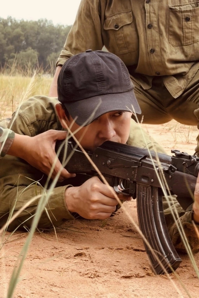 Sao Việt 30/4: Thanh Thuỷ, Tiểu Vy có mặt từ 2h sáng để tham gia diễu binh - 7