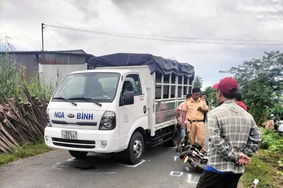 Vụ nữ sinh tử vong ở Vĩnh Long: Nguyên trưởng công an huyện báo cáo về tin đồn 'có họ với tài xế'