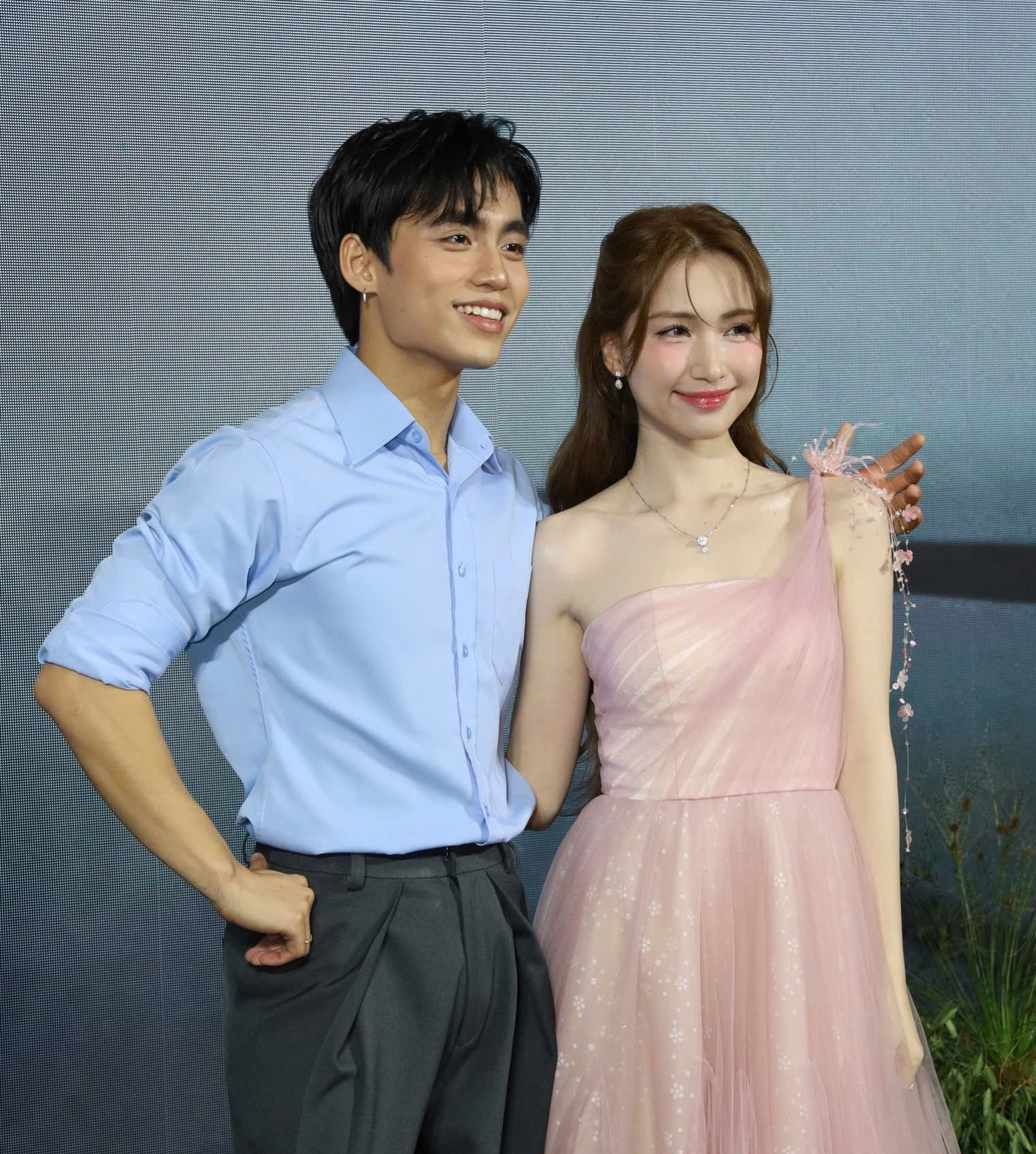 Em trai Sơn Tùng được khen 10 điểm tinh tế nhờ 1 hành động khi đứng cạnh dàn mỹ nhân Vbiz