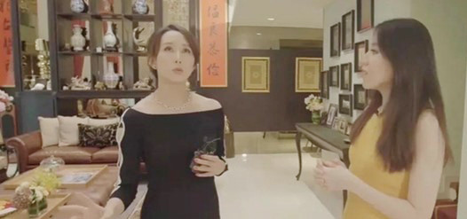 Cuộc sống như nữ hoàng trong siêu dinh thự của