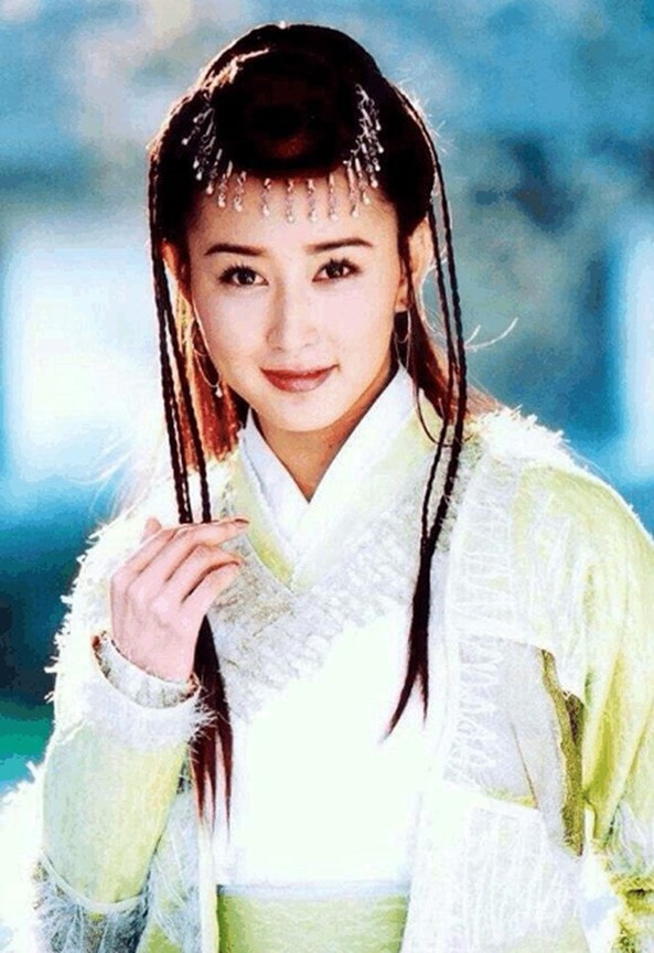 Cuộc sống như nữ hoàng trong siêu dinh thự của