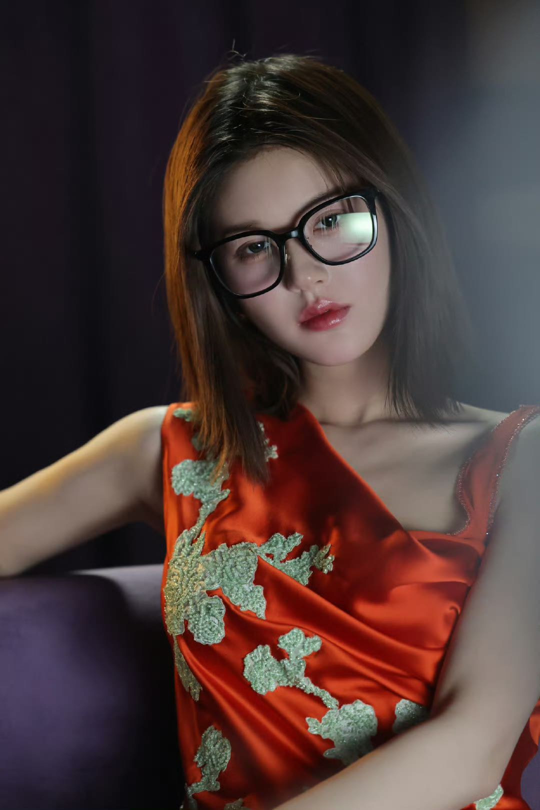 Diện mạo khác lạ của Triệu Lộ Tư giữa chỉ trích 'làm màu' trong show mới - Ảnh 1