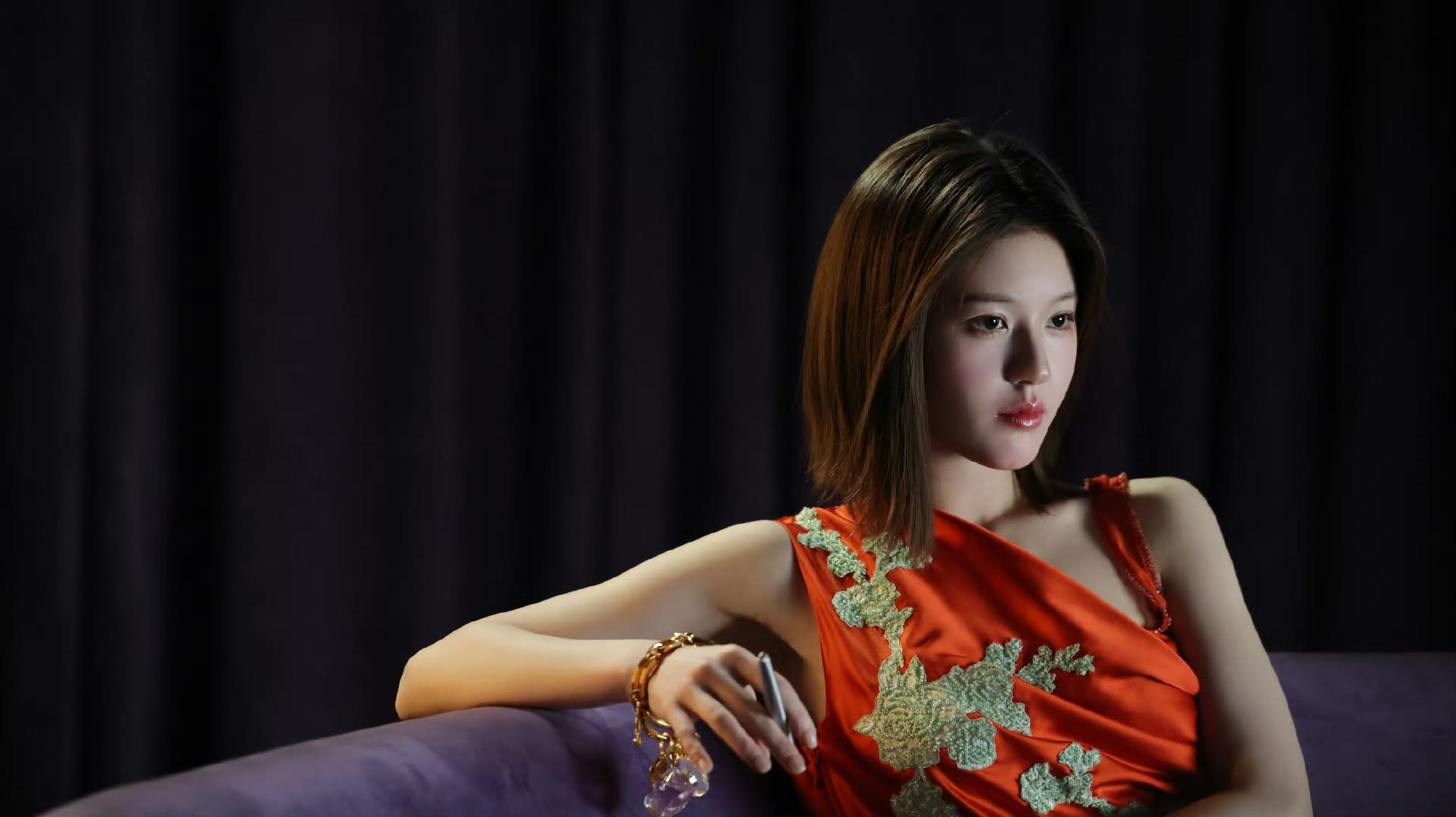 Diện mạo khác lạ của Triệu Lộ Tư giữa chỉ trích 'làm màu' trong show mới - Ảnh 3