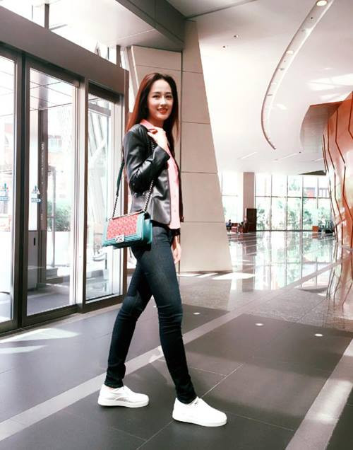 Giàu nứt vách nhưng Mai Phương Thúy để kho túi hiệu bạc tỷ như bày bán đồ chợ