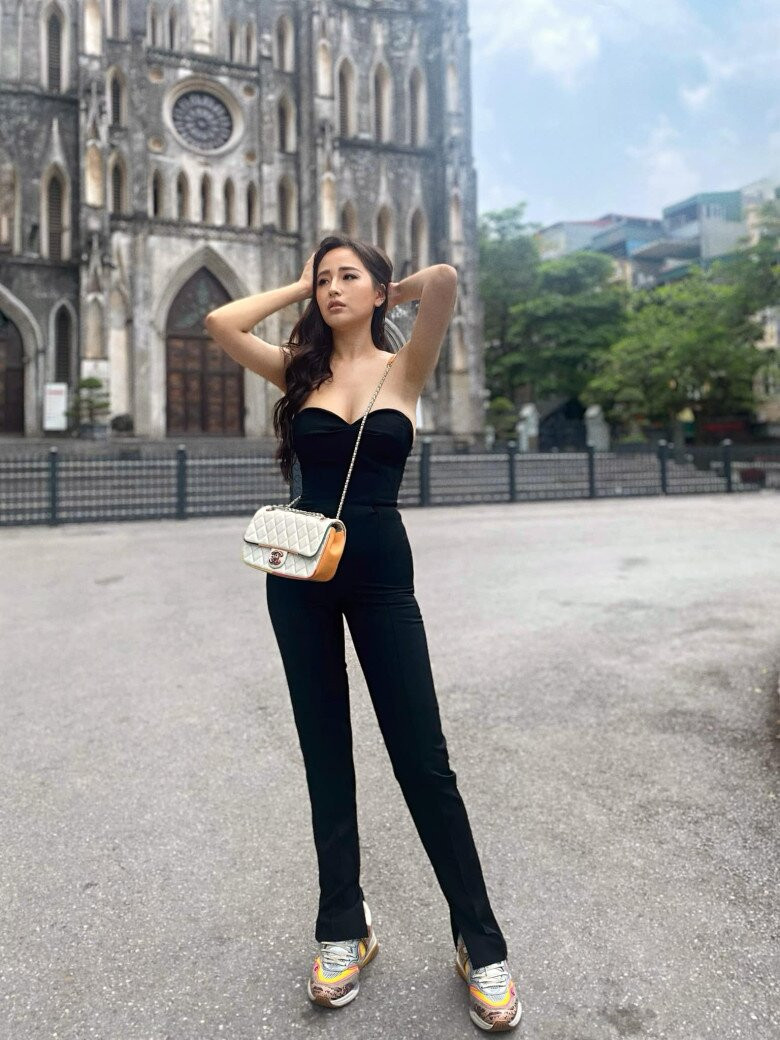 Giàu nứt vách nhưng Mai Phương Thúy để kho túi hiệu bạc tỷ như bày bán đồ chợ