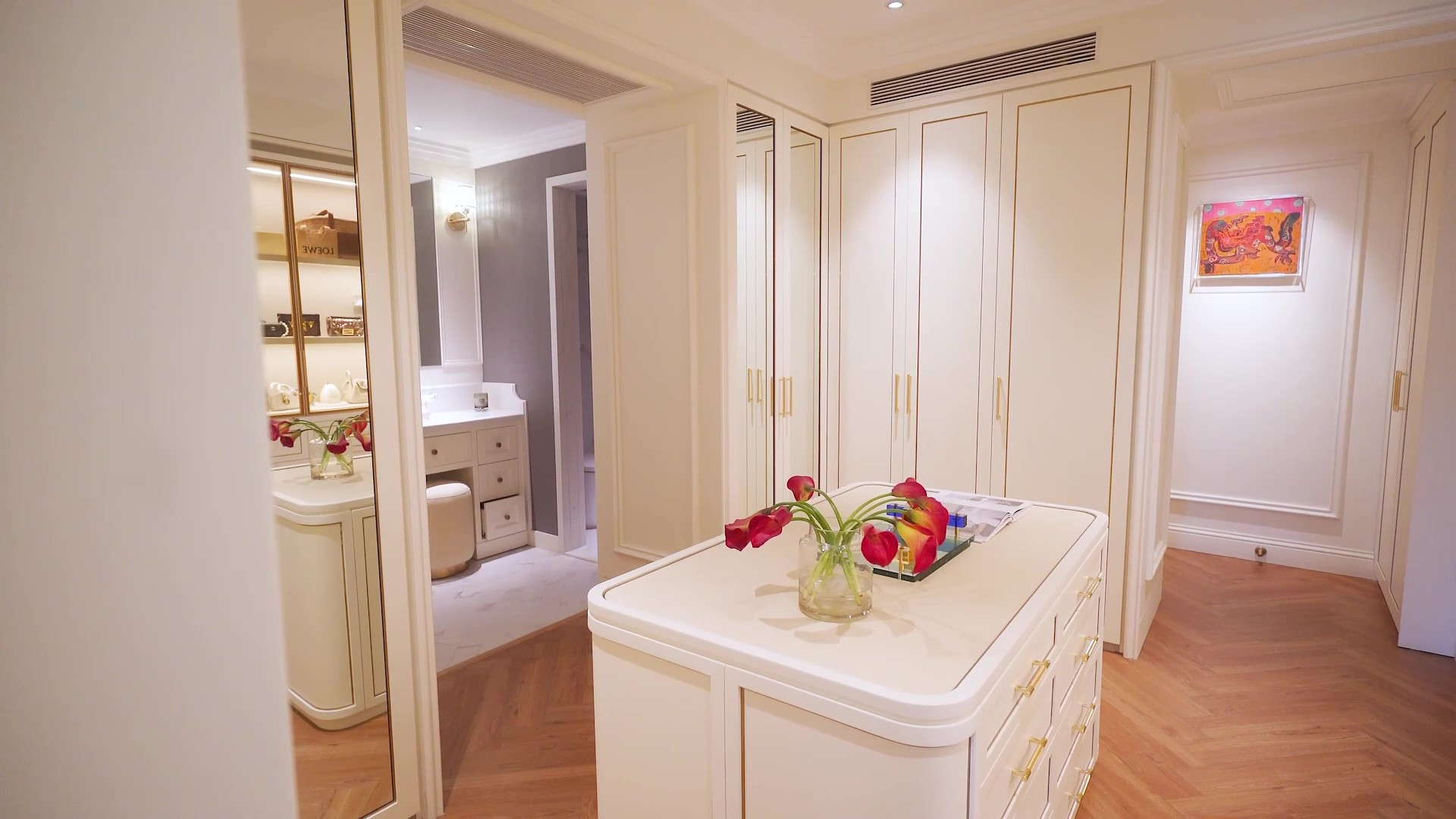 Bên trong nhà mới 7 tầng 30 tỷ đồng của admin Nghiện Nhà, riêng góc trưng bày đã hơn 1 tỷ đồng- Ảnh 7.