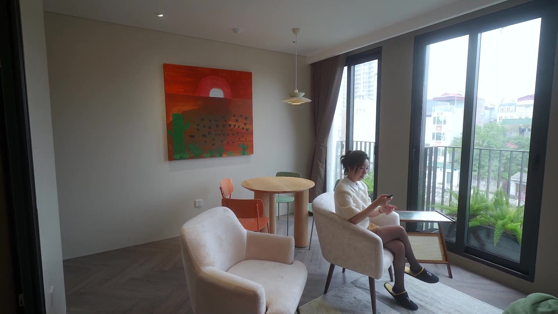 Bên trong nhà mới 7 tầng 30 tỷ đồng của admin Nghiện Nhà, riêng góc trưng bày đã hơn 1 tỷ đồng- Ảnh 4.