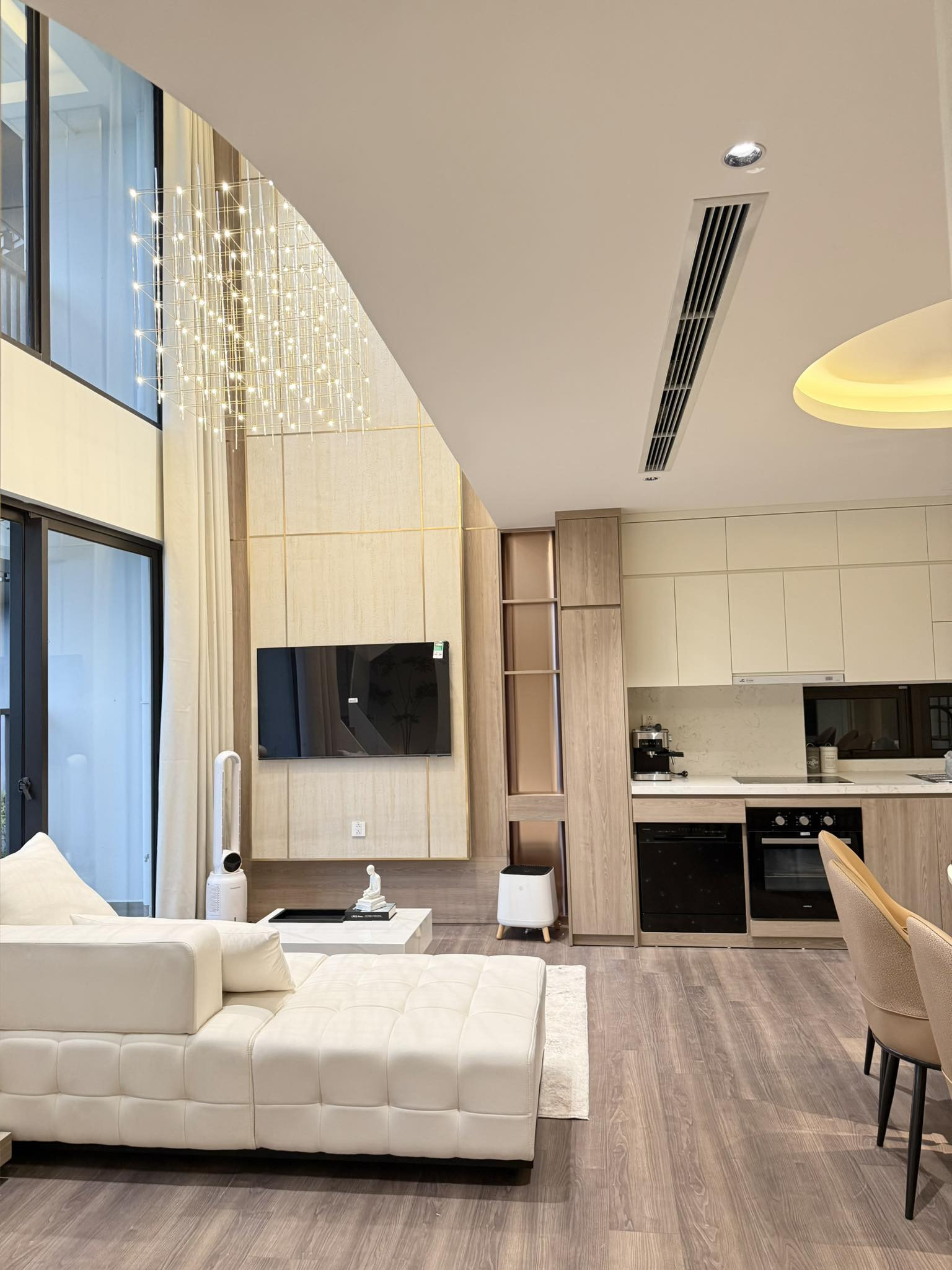 Ly Kute khoe loạt bất động sản sống chuẩn phú bà sau 2 năm lấy chồng