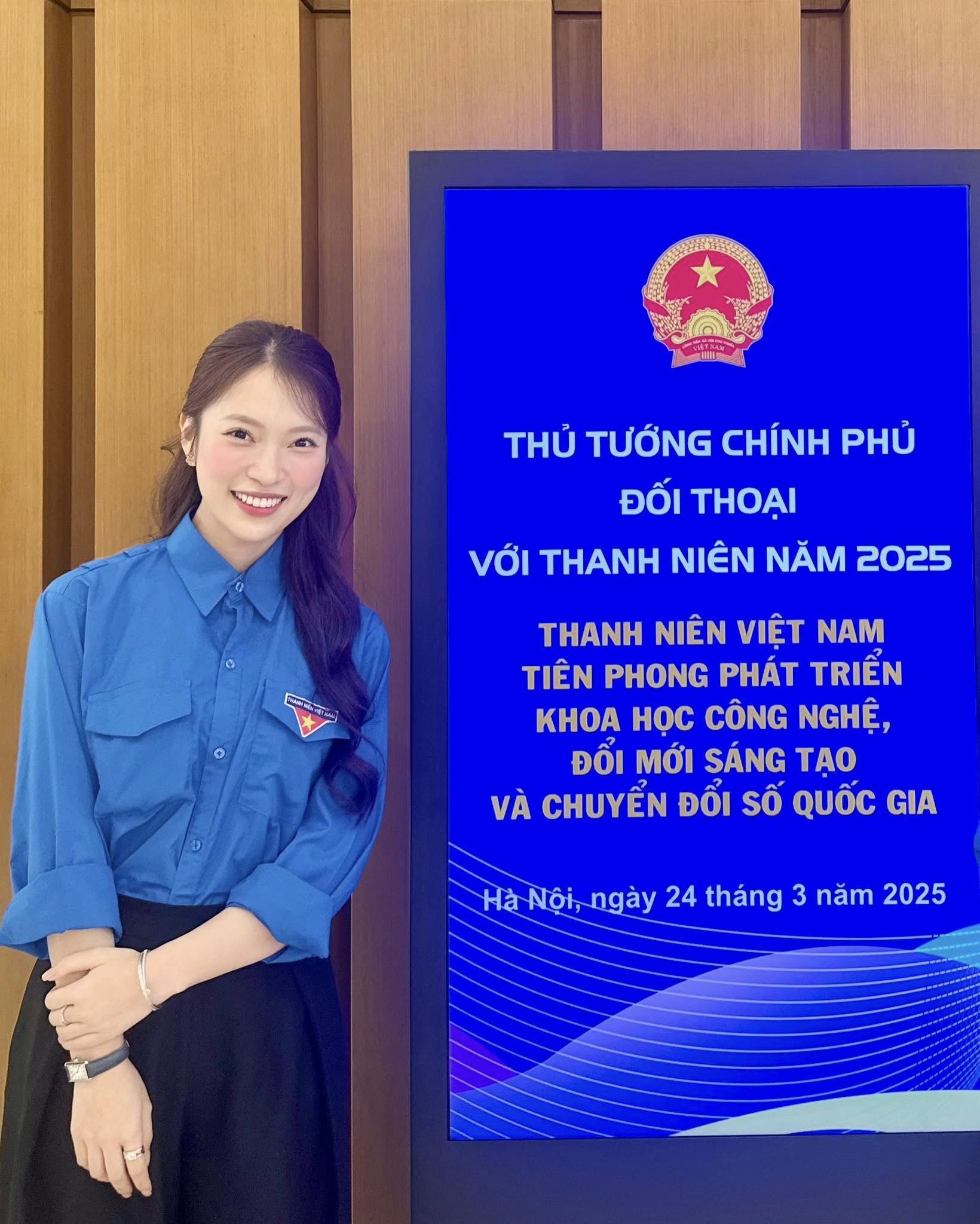 Nữ MC VTV xinh đẹp quê Nghệ An tuổi 26 đã sở hữu xe Mercedes vài tỷ, mua nhà, mua đất cho bố mẹ - Ảnh 3.