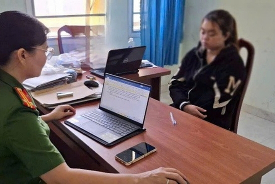 Tạm giữ bảo mẫu hành hạ trẻ ở Tiền Giang