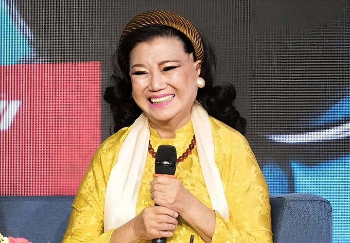 NSND Kim Cương vẫn tươi trẻ ở tuổi 88.