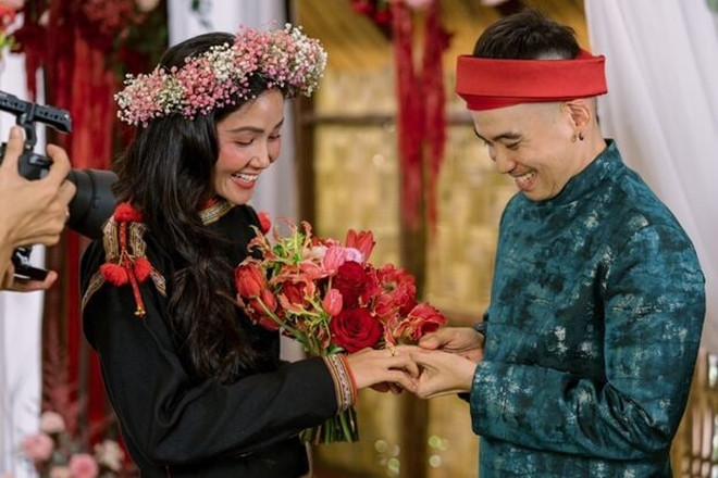 HHen Niê luôn đi chân đất vào dịp đặc biệt