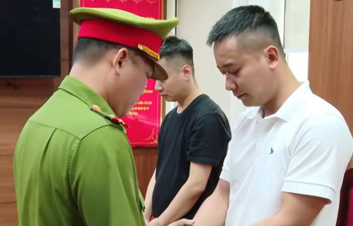 Quang Linh Vlog trước khi bị khởi tố Chiến thần chốt đơn người hùng của dân nghèo