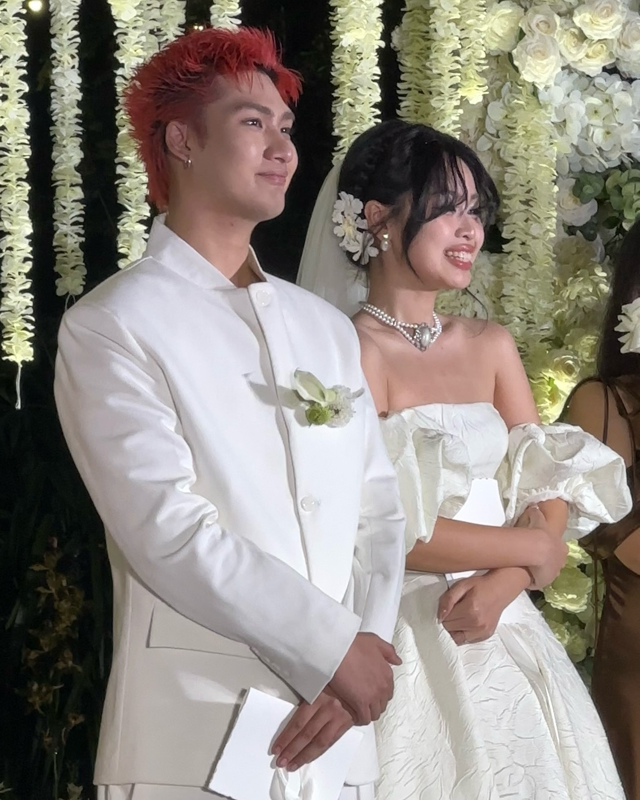 Cặp đôi Vbiz sáng tung ảnh cầu hôn, tối tổ chức ngay lễ cưới: Hình ảnh hiếm hoi của dâu rể được hé lộ!- Ảnh 3.