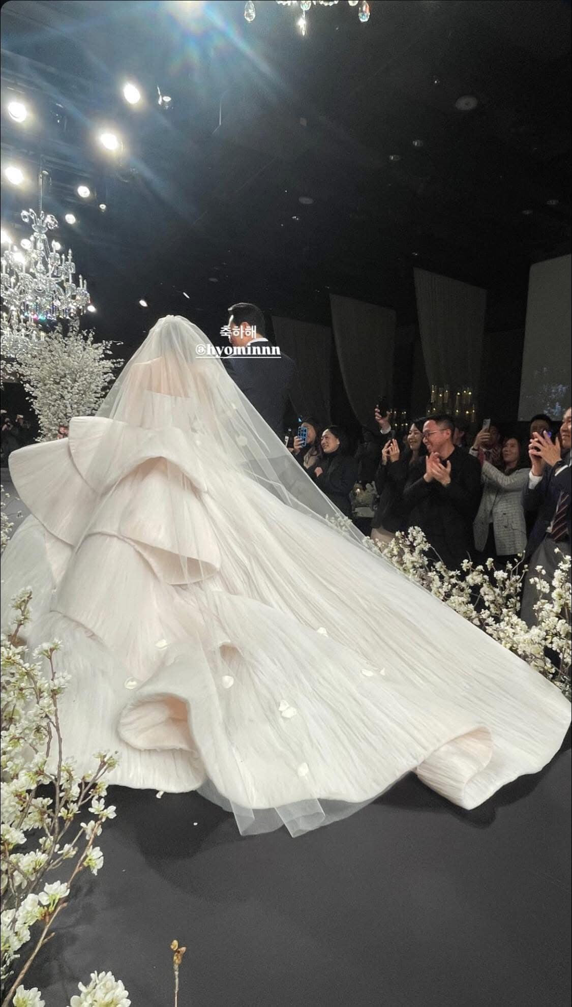 Đám cưới Hyomin (T-ara): Cô dâu xinh ngây ngất bên chú rể điển trai như tài tử, Lee Dong Wook - SNSD và cả dàn sao đình đám góp mặt- Ảnh 8.