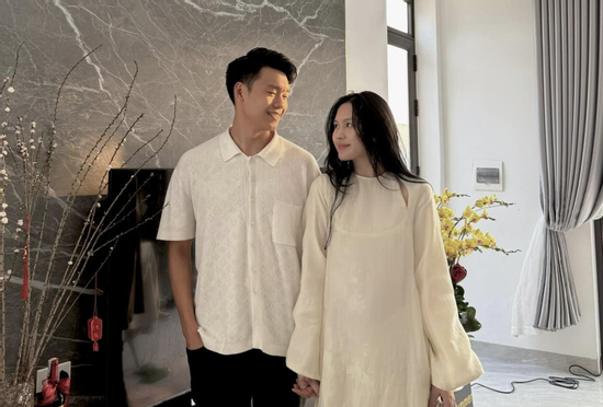 Nàng WAGs bí ẩn nhất showbiz: Chồng chiều, độc lập kinh tế
