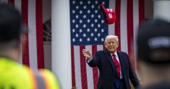 Ông Trump thừa nhận khó khăn vì đòn thuế đối ứng, kêu gọi dân Mỹ kiên định