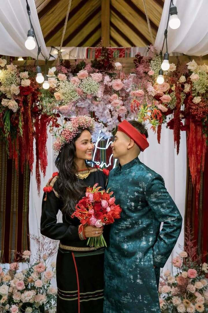 Bị chê làm đám cưới nghèo nàn có như không HHen Niê đáp trả