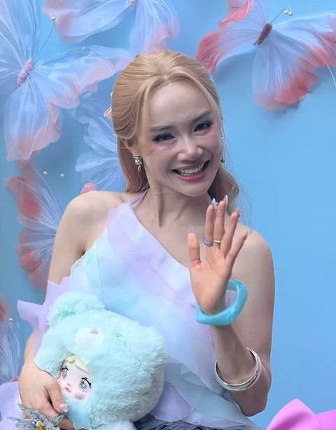 Nhã Phương gầy rộc lộ hàng loạt dấu hiệu lão hóa qua camera thường