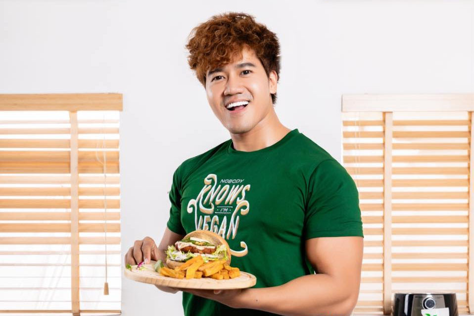 Sư Tử Ăn Chay bất ngờ xin lỗi vì liên quan đến viên kẹo rau Kera