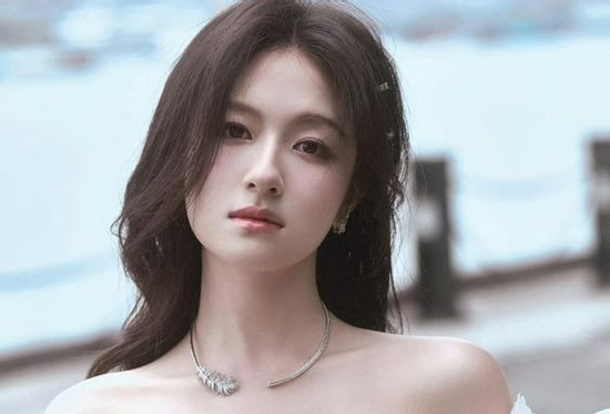 Đúng 18h thứ Ba 8/4/2025, 3 con giáp kiếm tiền siêu giỏi, gánh vàng gánh bạc về nhà