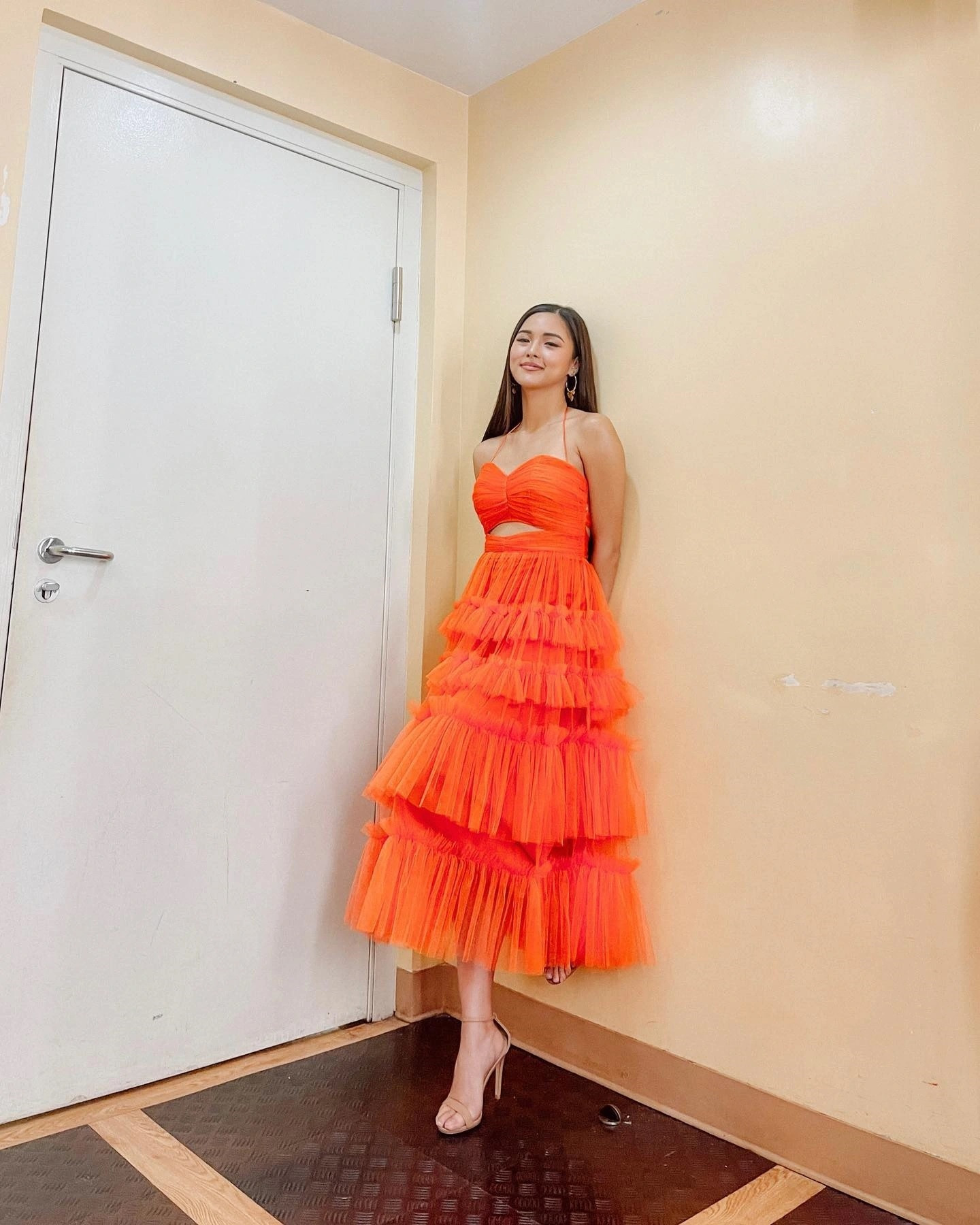 8 outfit phong cách thời trang mang may mắn, tài lộc với người mệnh Hỏa- Ảnh 7.