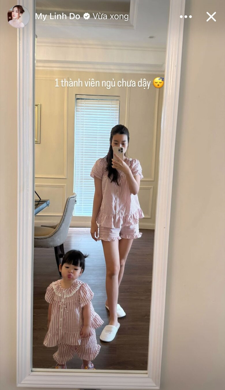 Chồng chủ tịch của Hoa hậu Đỗ Mỹ Linh hiếm hoi mặc đồ đôi với vợ