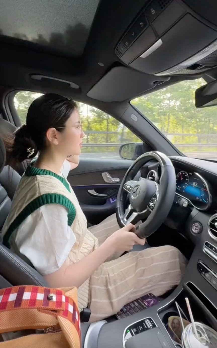 Chu Thanh Huyền lộ diện sau loạt drama, thái độ của mẹ Quang Hải gây chú ý