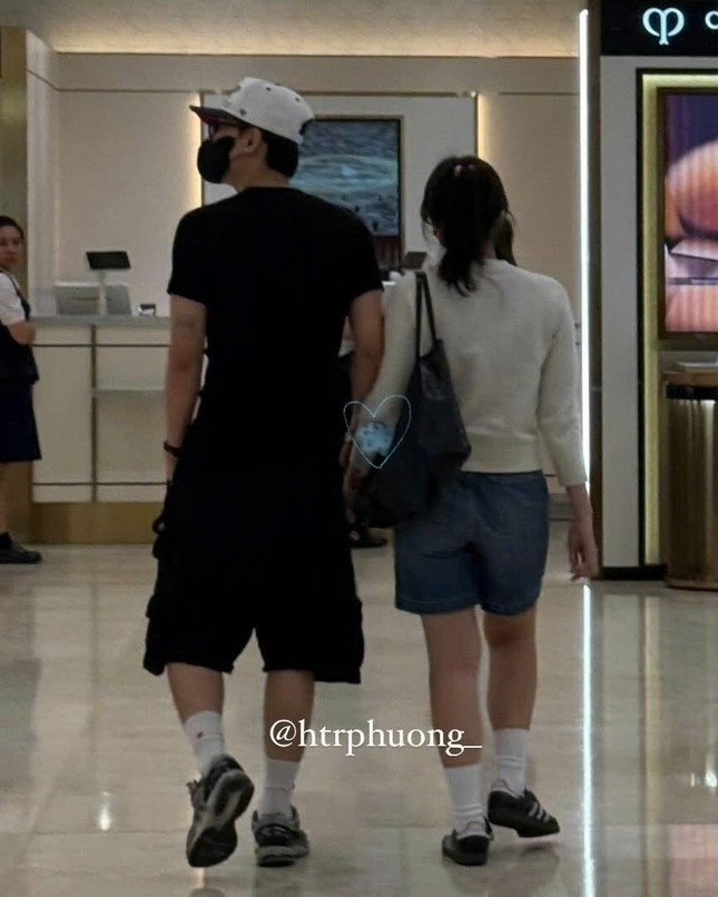 Động thái của HURRYKNG và bạn gái giữa tin đồn đường ai nấy đi sau 9 năm