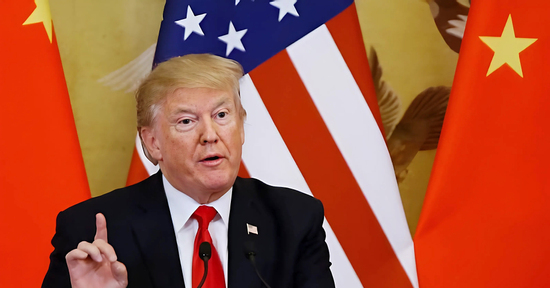 Ông Donald Trump và canh bạc thuế quan khiến thế giới chao đảo