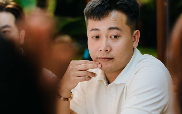 Phản ứng sốc của Quang Linh Vlog khi bị cảnh báo cẩn thận mất chất vì bán hàng online