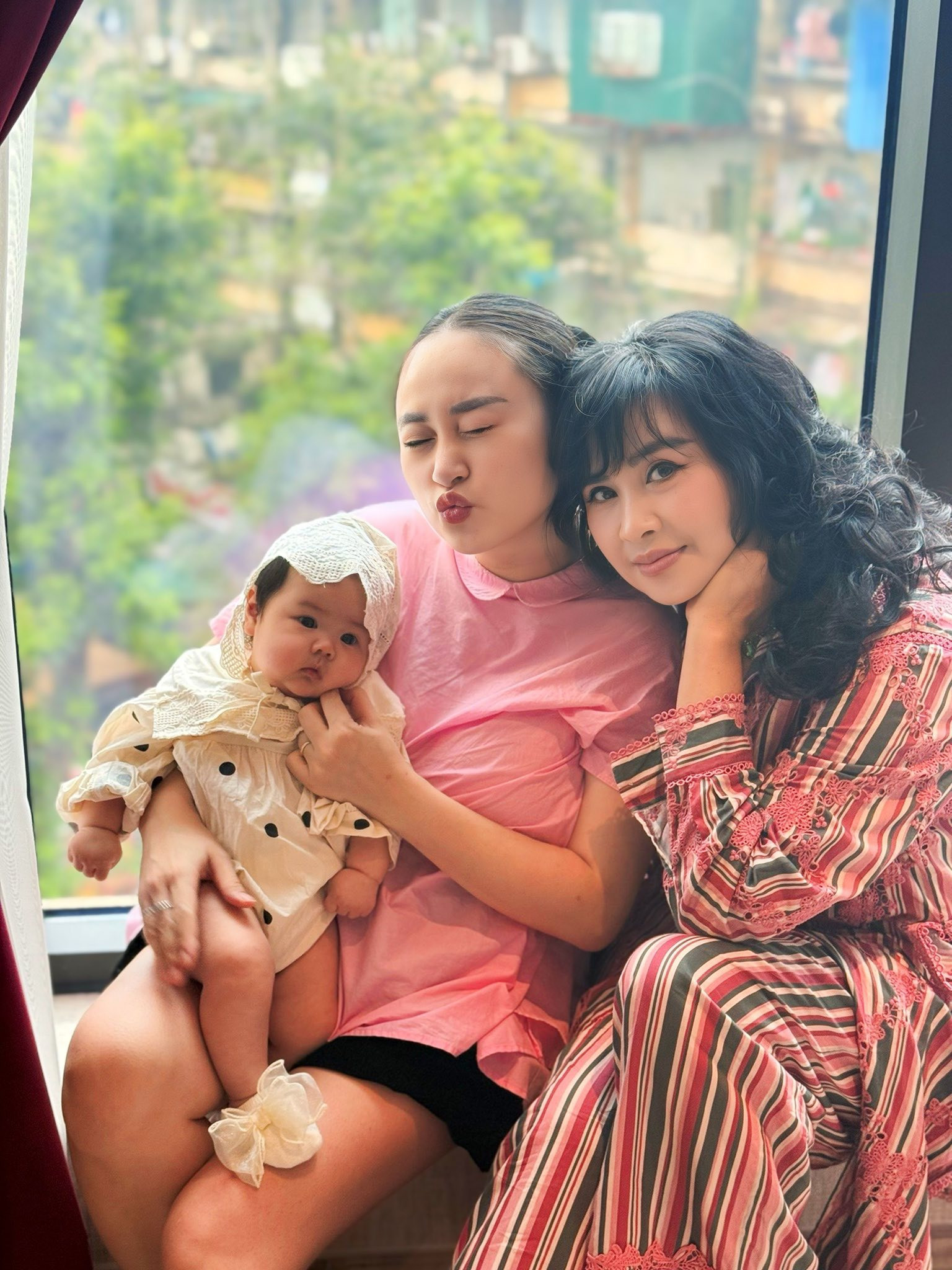 Cháu ngoại 3 tháng tuổi của NSND Thanh Lam lại chiếm 'spotlight'- Ảnh 3.