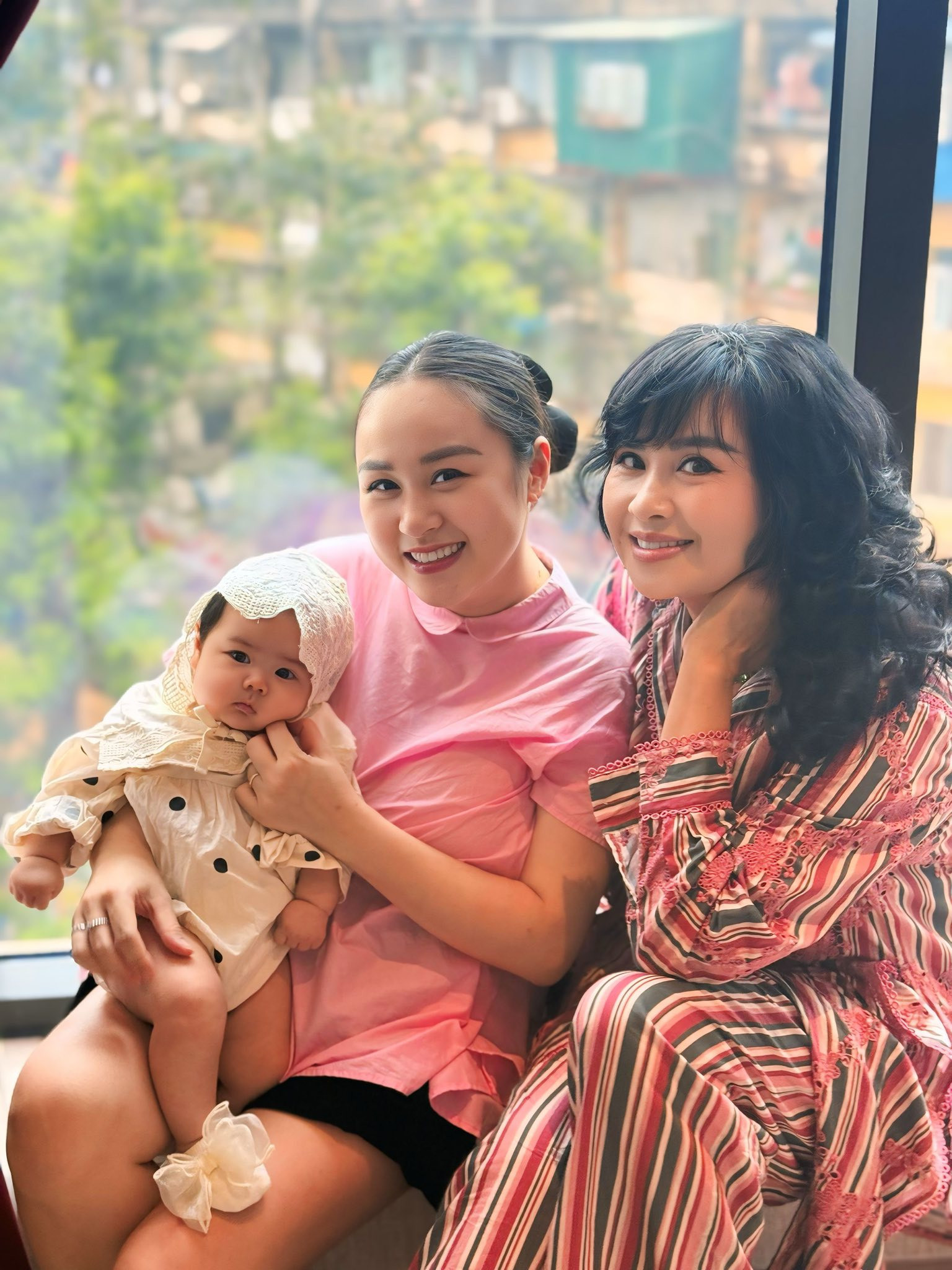 Cháu ngoại 3 tháng tuổi của NSND Thanh Lam lại chiếm 'spotlight'- Ảnh 2.