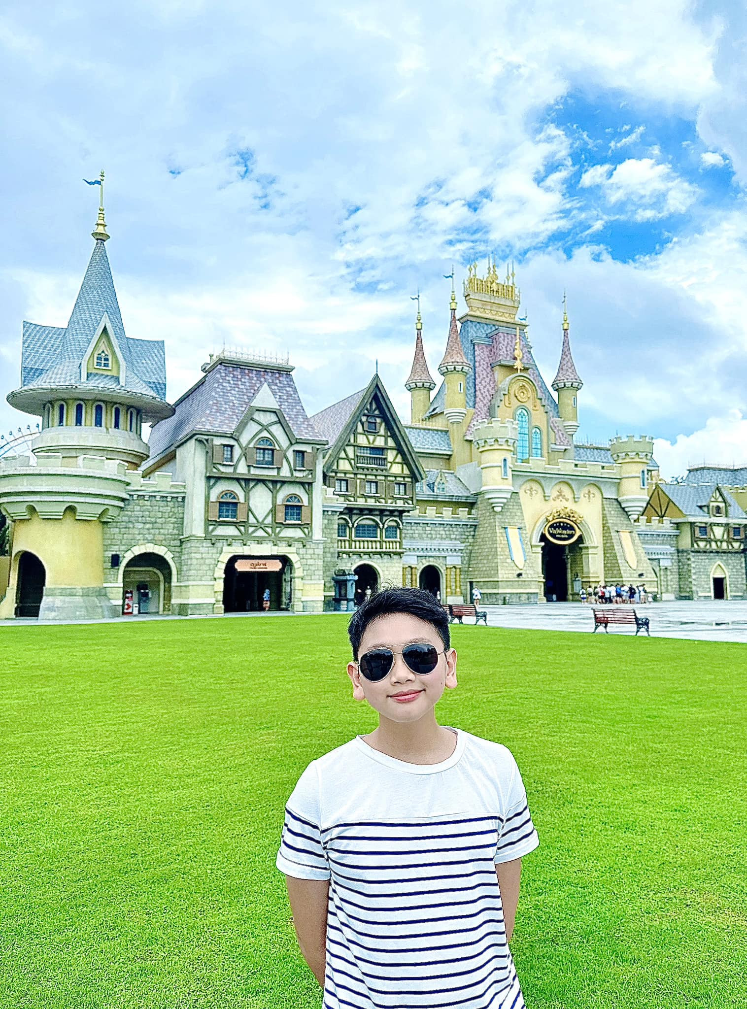 Con trai của nữ diễn viên đại gia Lã Thanh Huyền: 12 tuổi phổng phao, ra dáng 'tổng tài'- Ảnh 9.