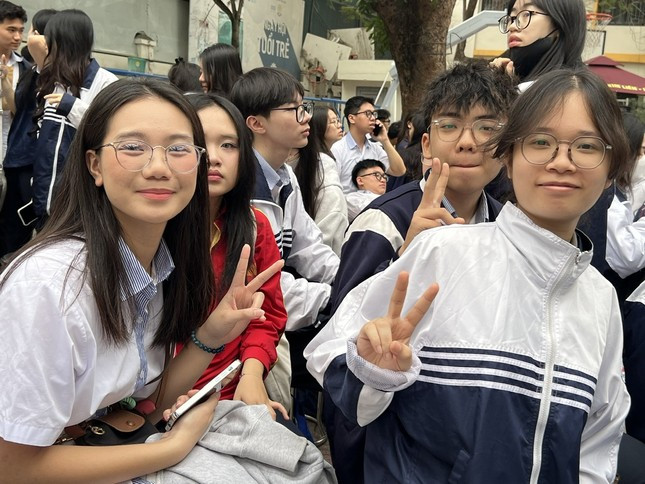 Khảo sát trước kỳ thi tốt nghiệp: Hé lộ top 20 trường có điểm cao nhất ở Hà Nội - Ảnh 4.
