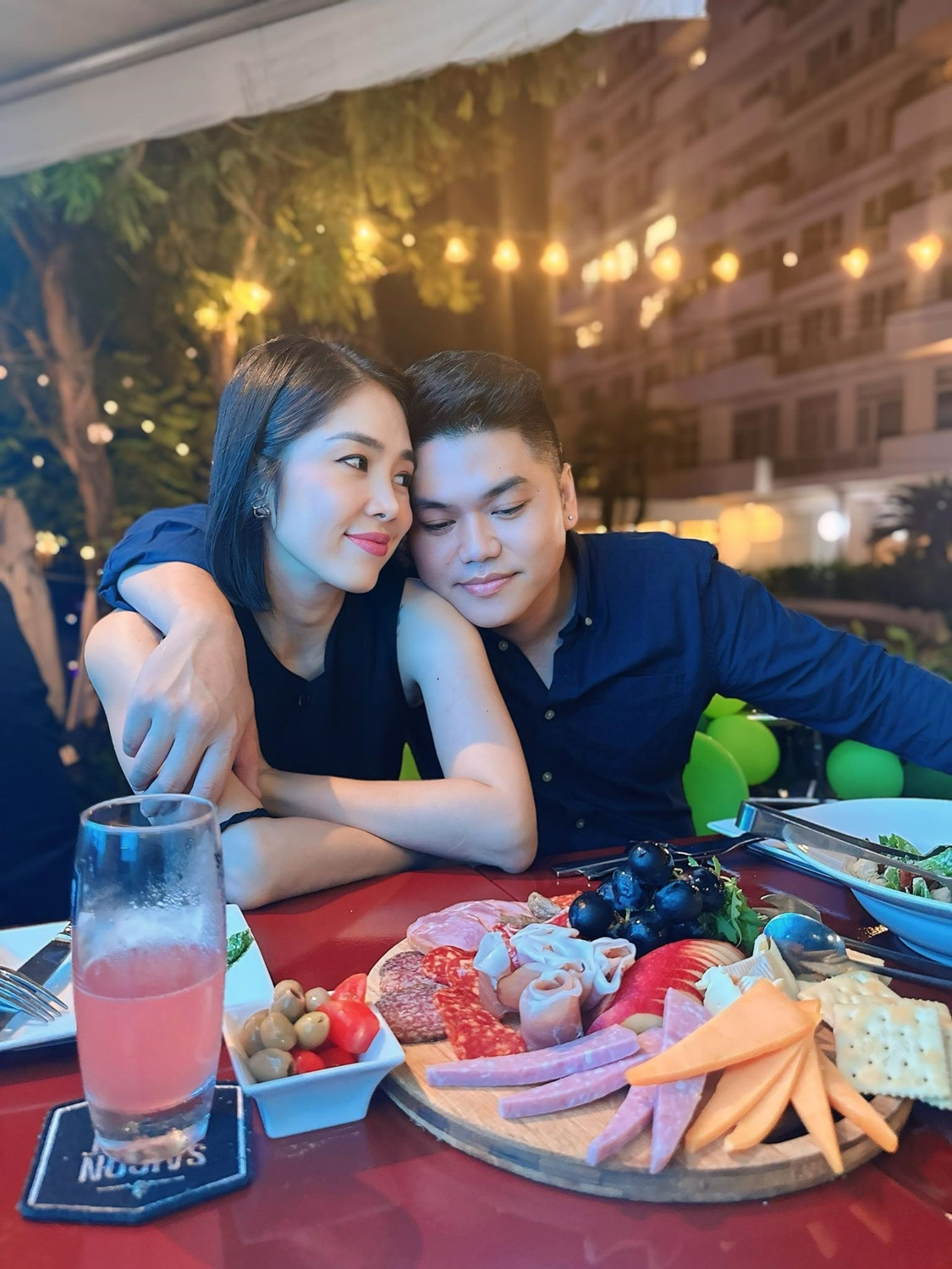 Lê Phương kỉ niệm 8 năm bên ông xã Trung Kiên