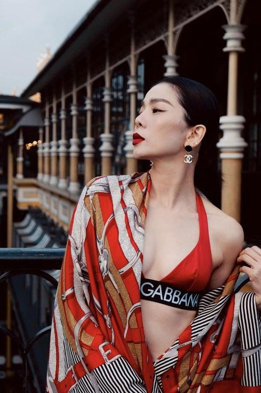 Bộ sưu tập bikini bằng nắm tay nhưng giá khủng của Lệ