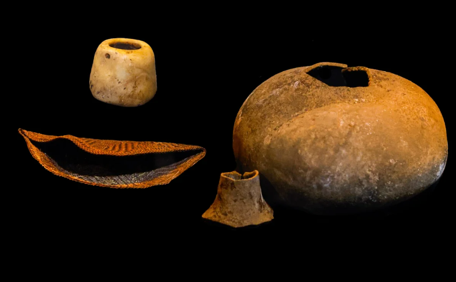 5.000 năm trong mộ cổ,