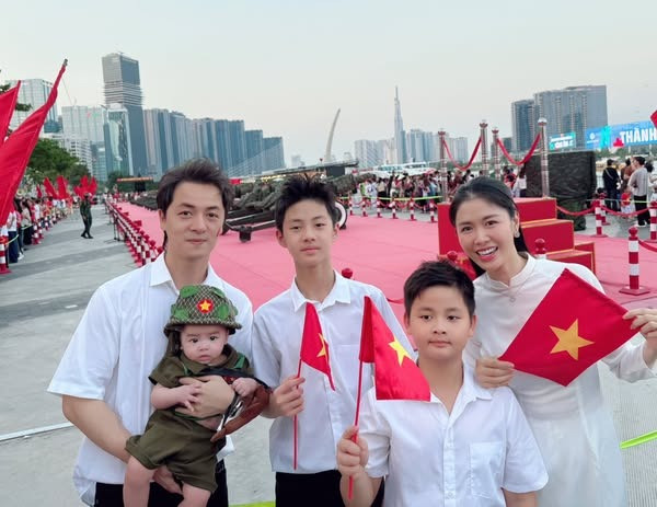 Dàn sao Vbiz cùng các nhóc tỳ mừng Đại lễ 304