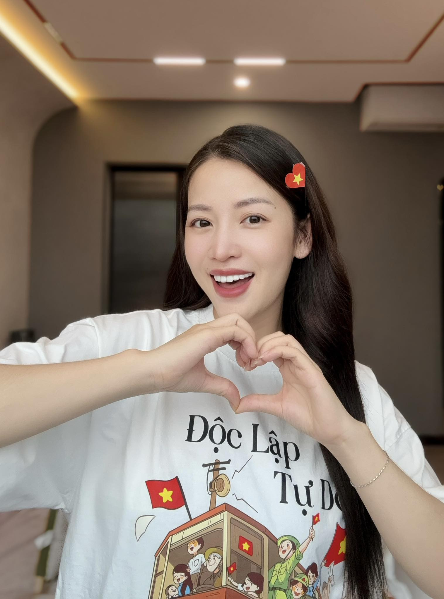 Mỹ nhân đình đám Vbiz lần đầu lộ diện sau nghi vấn bí mật sinh con httpswwwsaostarvngiaitridongthaigaychuycuapuka202504300945275766html