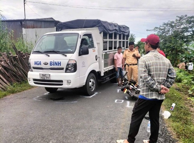 Vụ nổ súng ở Vĩnh Long: Nguyên Trưởng Công an huyện khẳng định không có quan hệ với tài xế xe tải ảnh 1