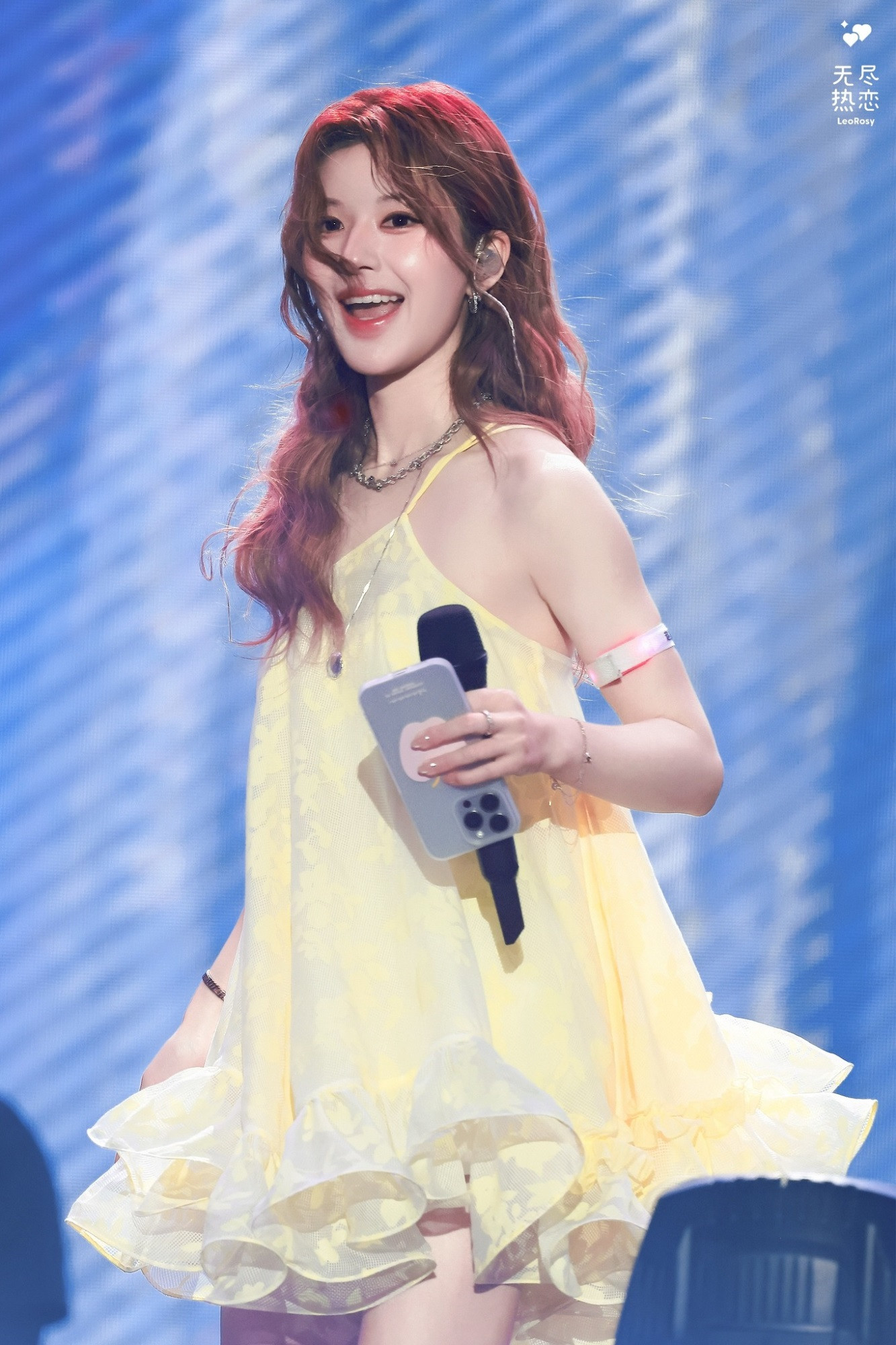 5 giây tốc váy của Triệu Lộ Tư 'gây bão' mạng xã hội, nhưng vẫn bị mỉa mai 'làm màu' vì điều này - Ảnh 7