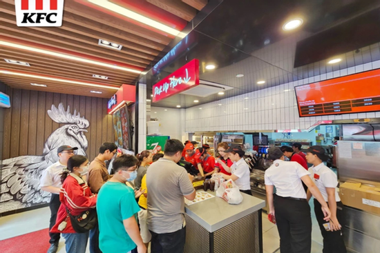 Ba hãng gà rán KFC, Jollibee và Texas Chicken đồng loạt lên tiếng cảnh báo vì bị giả mạo thương hiệu