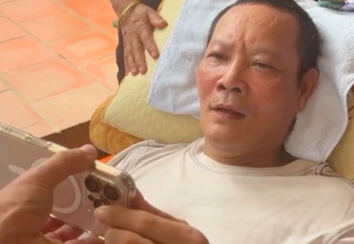Dàn sao 'Khi đàn chim trở về': Người 'biến mất', người bị bệnh không tiền chữa Diễn viên Thái Hoà - đảm nhận vai phụ trong series phim bị liệt nửa người.