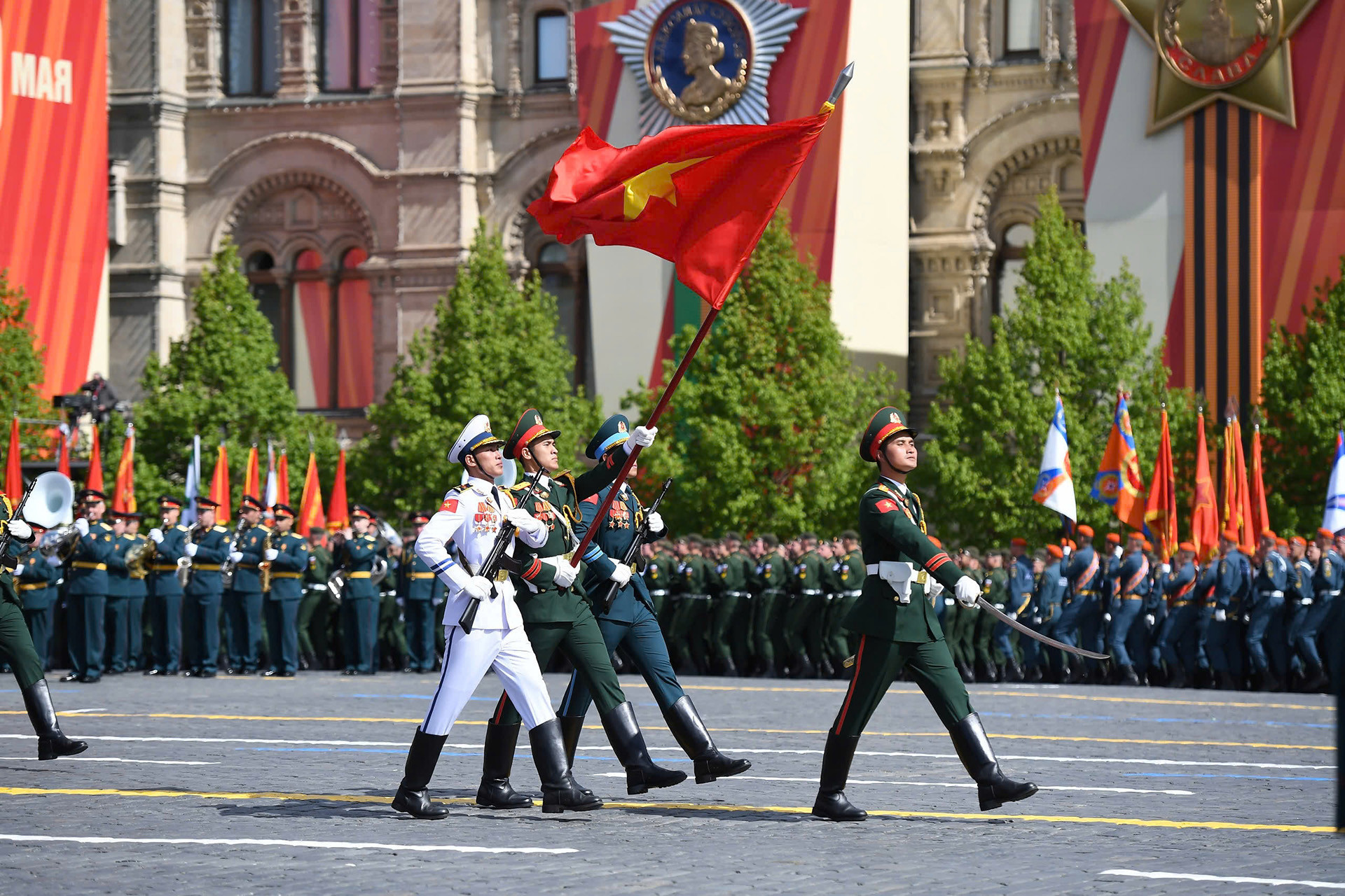 Danh tính khối trưởng SN 2k2 đang khiến cả MXH sục sôi khi được bắt tay Tổng thống Nga