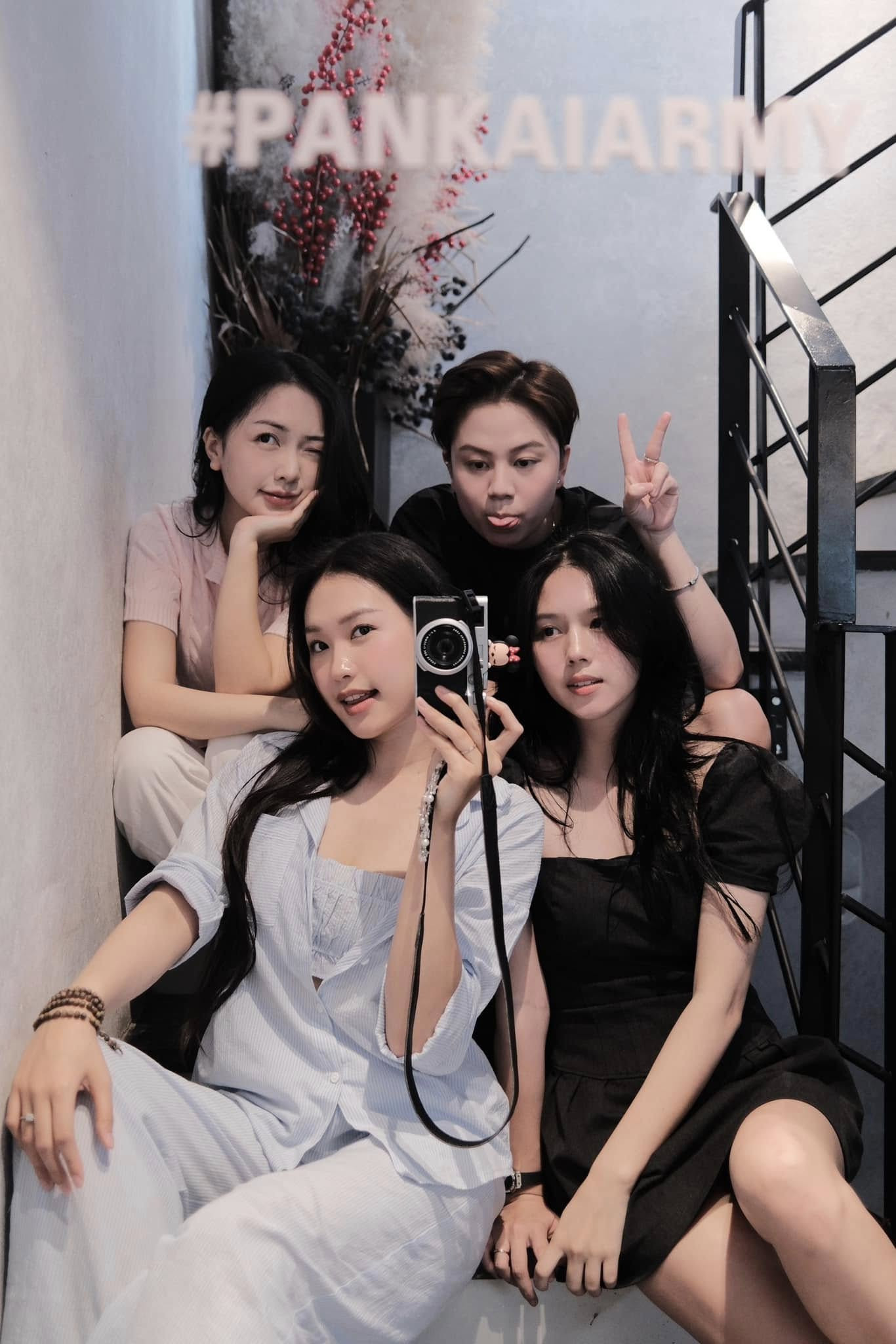 Đời thường giản dị của hot girl Bắc Giang lấy chồng cầu thủ Đời thường giản dị của hot girl Bắc Giang lấy chồng cầu thủ- Ảnh 1.