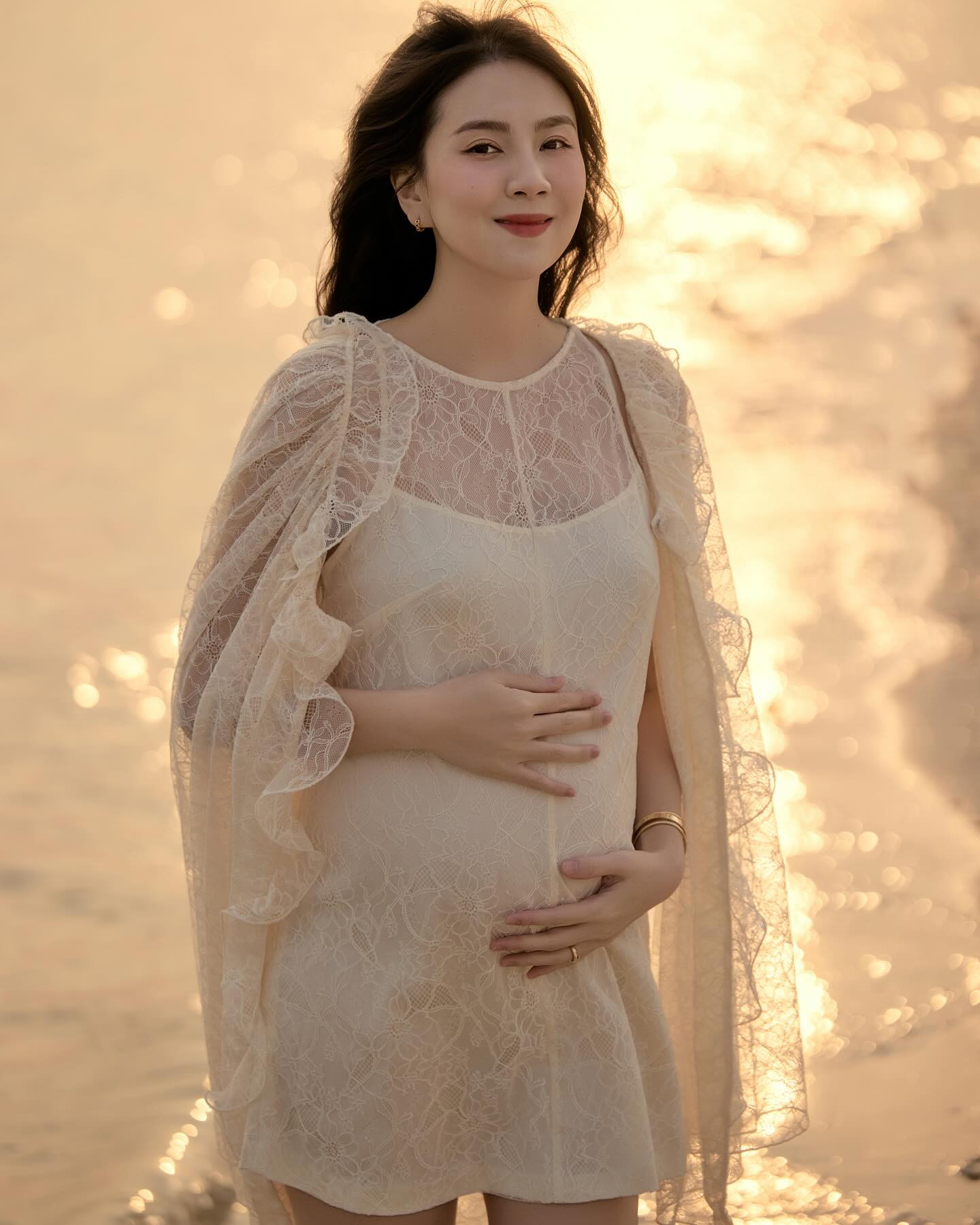 MC Mai Ngọc hé lộ loạt ảnh hiếm chưa từng công bố sau khi lấy đại gia