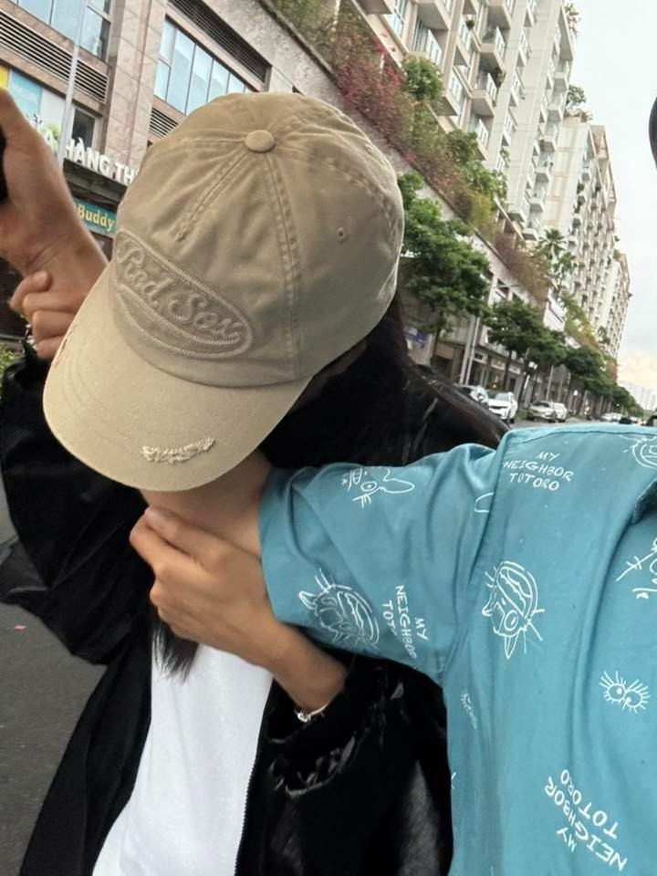 Ông xã chia sẻ khoảnh khắc lần đầu gặp HHen Niê tiết lộ lý do không dám lại gần