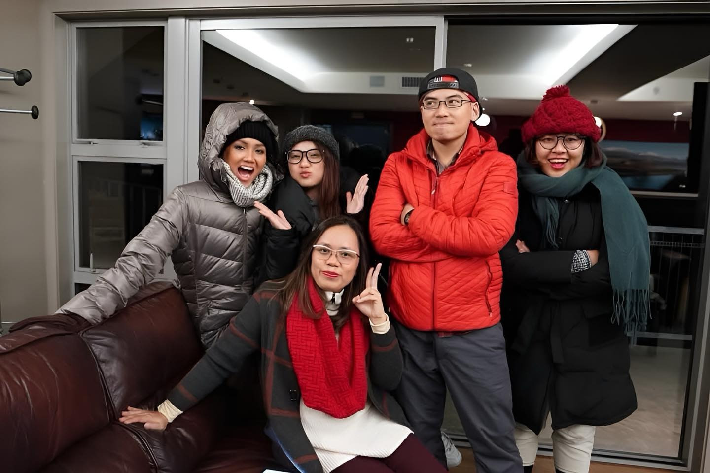 Ông xã chia sẻ khoảnh khắc lần đầu gặp HHen Niê tiết lộ lý do không dám lại gần