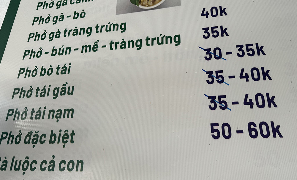 Quán bún, phở ở Hà Nội đồng loạt tăng giá 5.000 đồng/bát IMG_7974.jpg